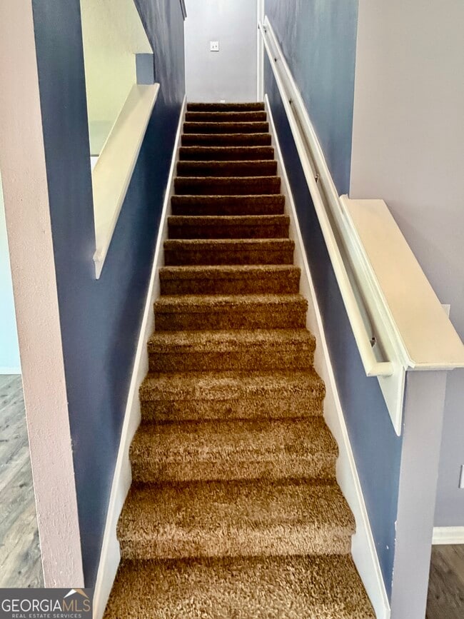 Building Photo - 215 Brooklet Cir