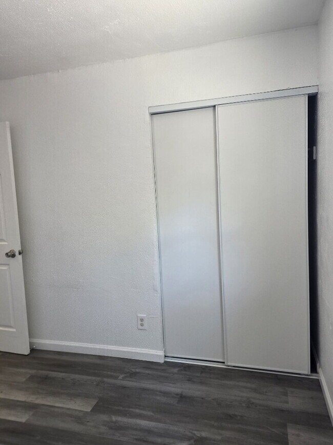 Building Photo - 3-Bedroom house with 2 Baths in Sacramento