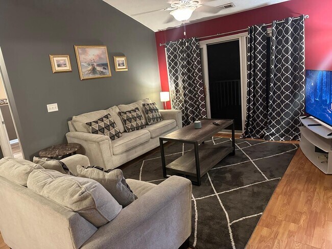 Building Photo - 4611 Court Yard Dr