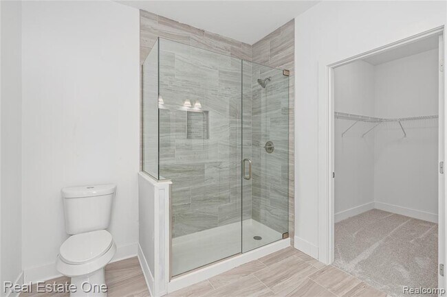 Building Photo - 7453 Village Ct
