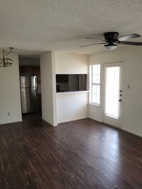 Building Photo - 1741 Crest Grove Dr