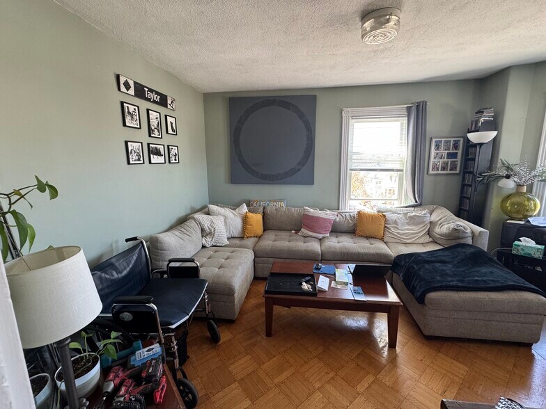 Building Photo - 69 Partridge Ave