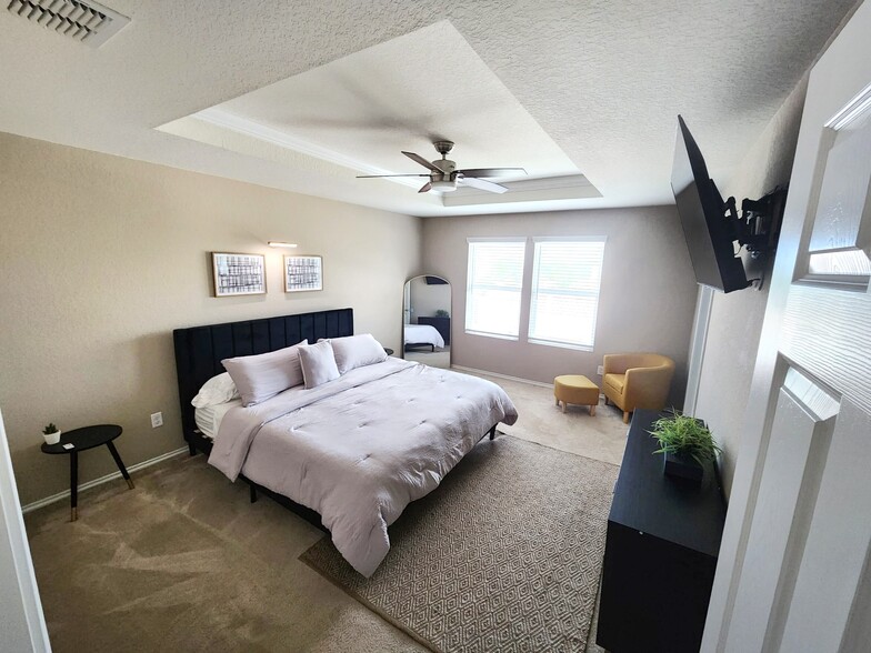 Building Photo - 9618 Silver Mist Way