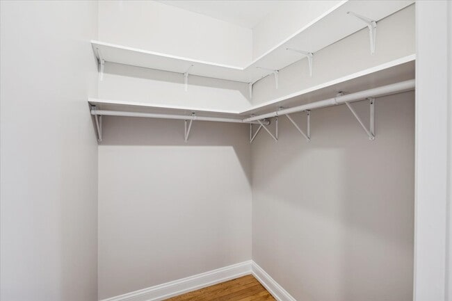 Building Photo - 2058 N Albany Ave