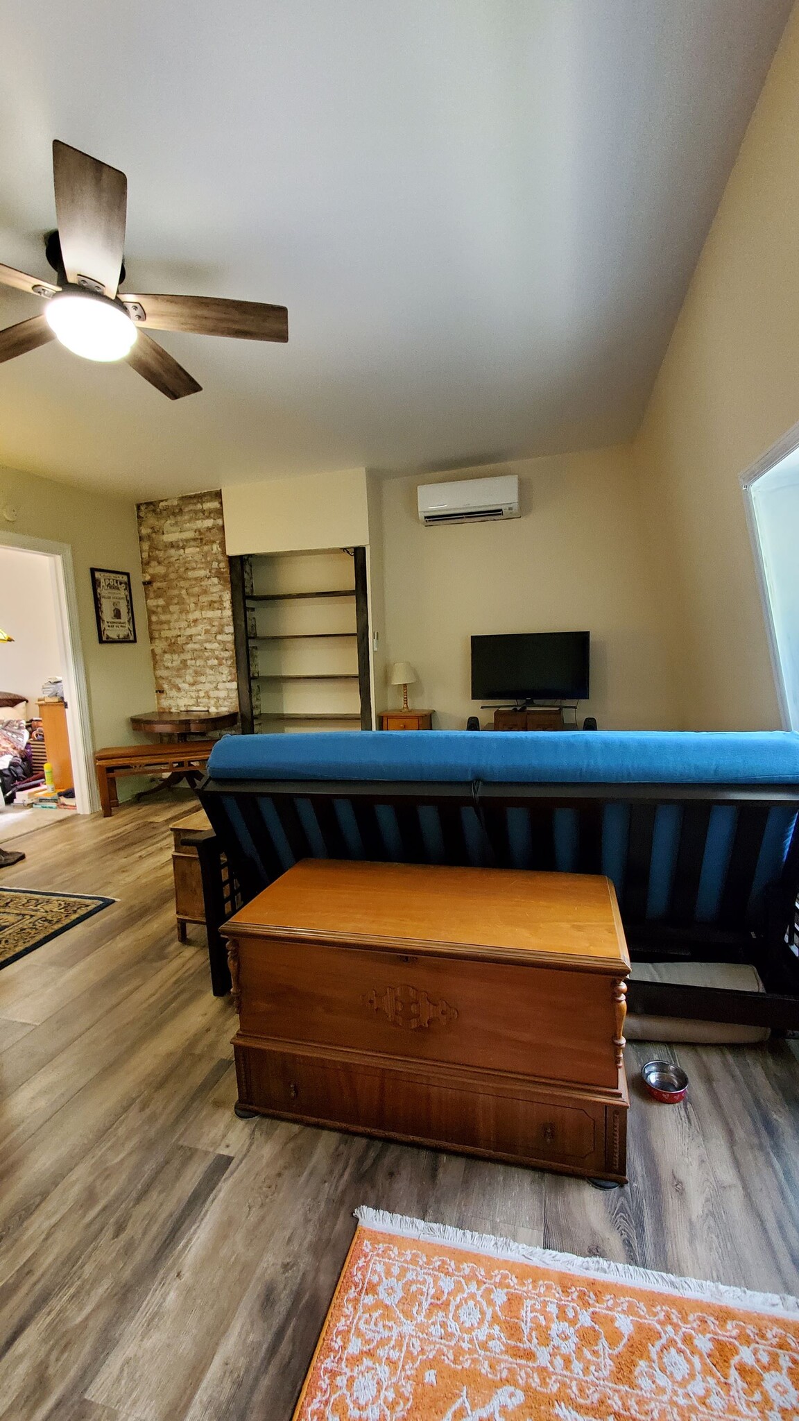 Living Room - 11 Riverside Avenue