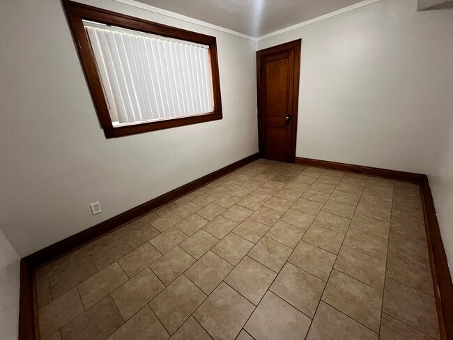 Building Photo - 1824 S 55th Ct