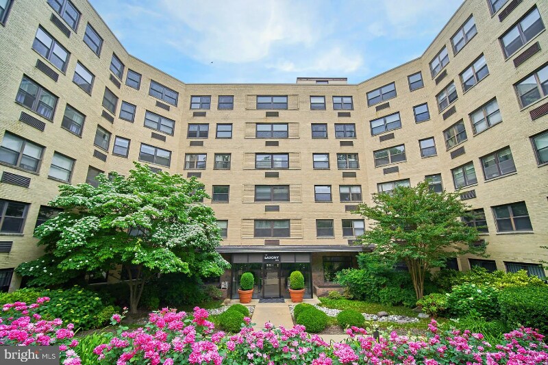 Building Photo - 1801 Clydesdale Pl NW