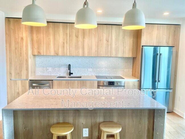 Building Photo - 84 East Ave