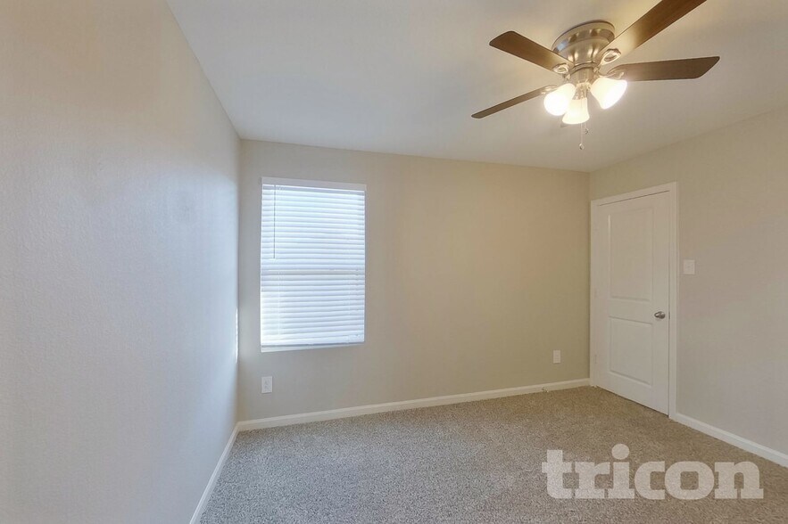 Building Photo - 2528 Granite Pass