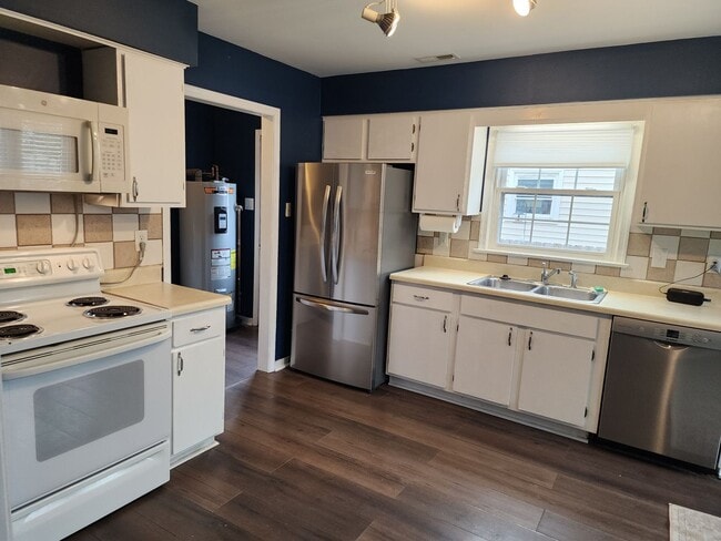 Building Photo - 3 Bedroom 2 Bath Rancher in Midlothian!