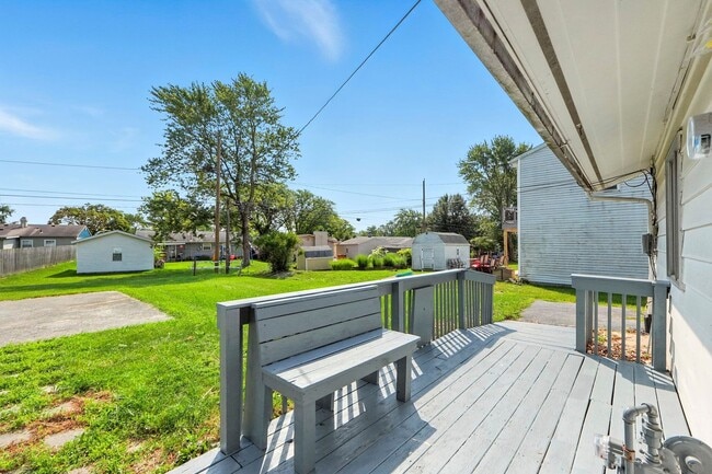 Building Photo - 3 bedroom home! **Move in special**
