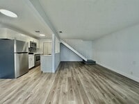 Building Photo - 801 Tiffany Dr S