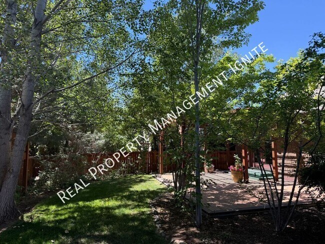 Building Photo - 2955 N W Bordeaux Ln
