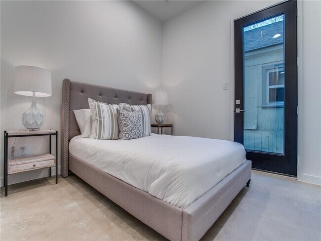 Building Photo - 5225 Crestfield Pl