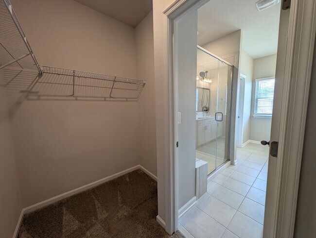 Building Photo - Gorgeous 3 beds, 2.5 bath home located in Harmony at Matthews!