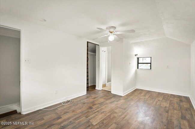 Building Photo - 1514 McDuff Ave S