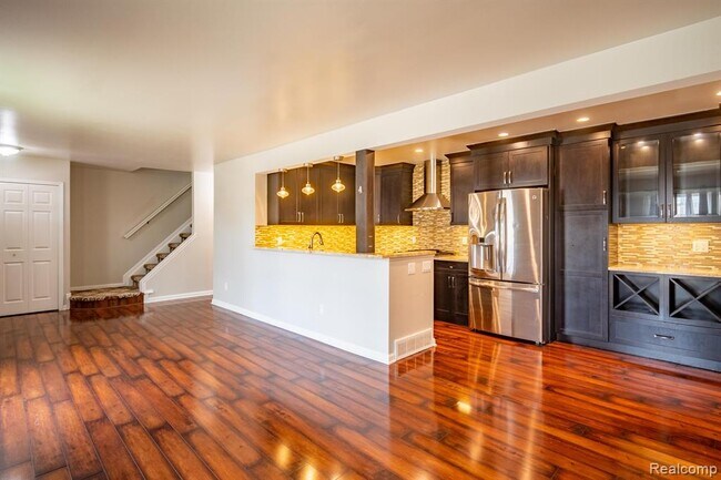 Building Photo - 35243 Turner Dr