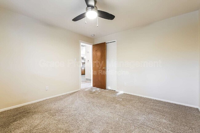 Building Photo - 7033 S Cherry St