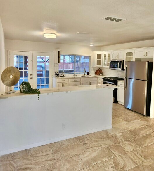 Building Photo - 7622 Glen Vista Dr