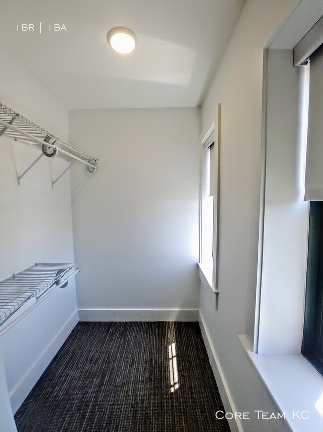Building Photo - One bedroom at The Netherland
