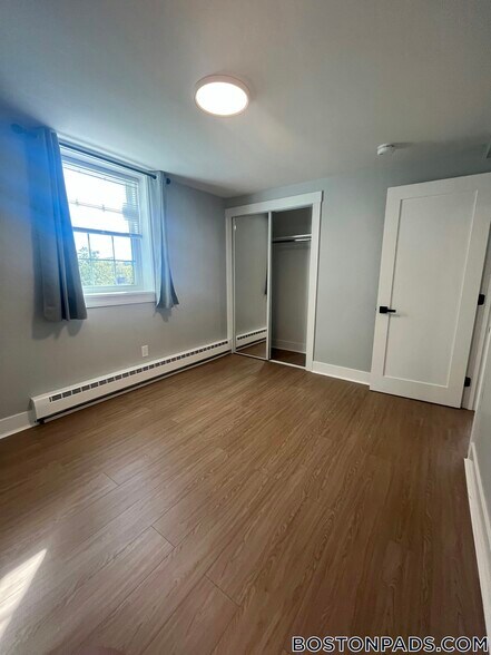 Building Photo - 132 Sherman St