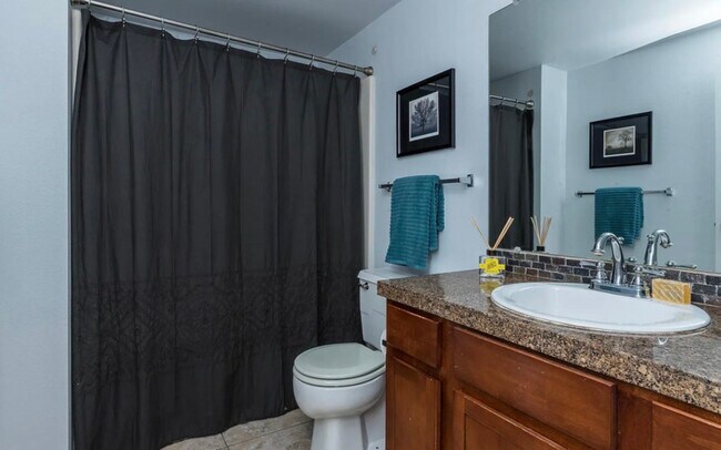 Building Photo - 100 Park Ave W