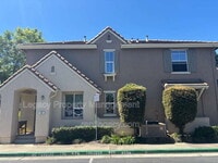 Building Photo - 108 Esplanade Cir