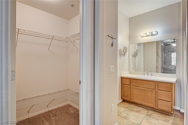 Building Photo - 7701 W Robindale Rd