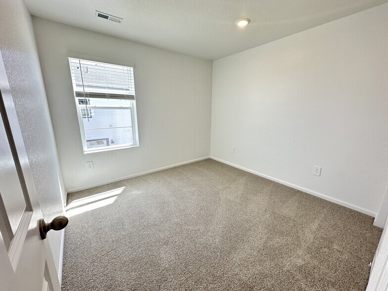 Building Photo - 21244 E 65th Dr