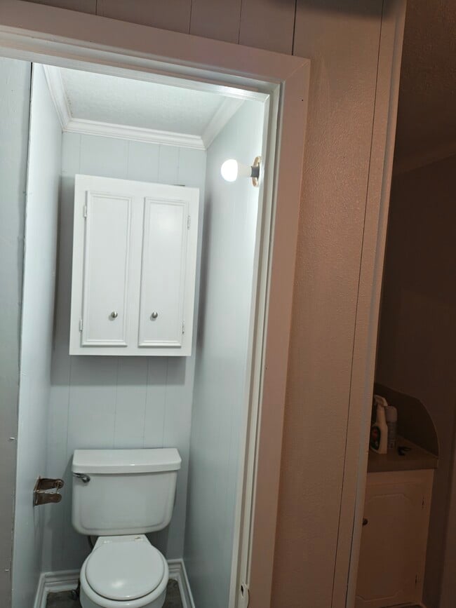 Building Photo - Cline St