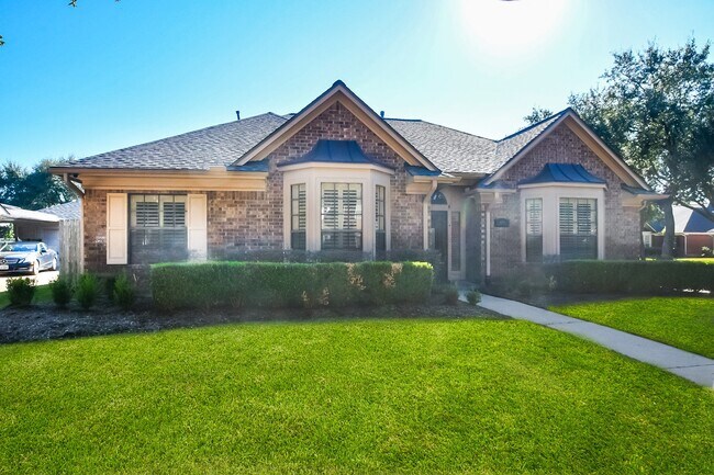 Building Photo - 4402 Jamaica Dr