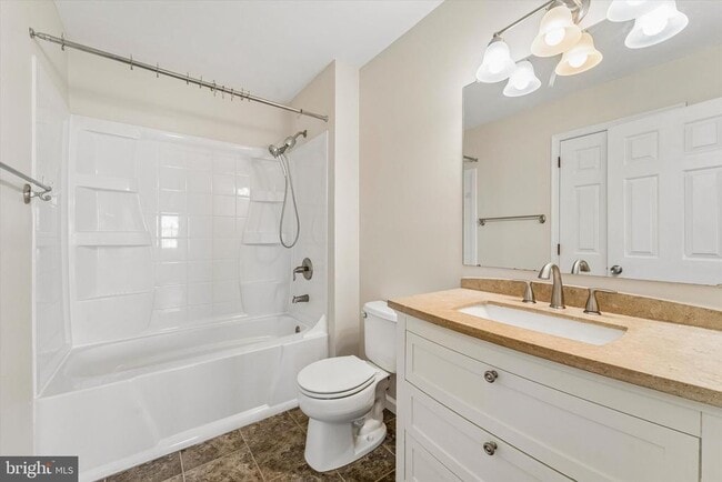 Building Photo - 5202 Drawbridge Ct