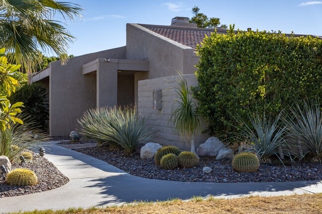 Building Photo - Stylish Palm Springs Retreat with Pool (Monthly Only - No Long Term)