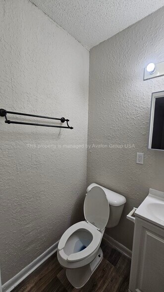 Building Photo - 9658 Gibson Ave