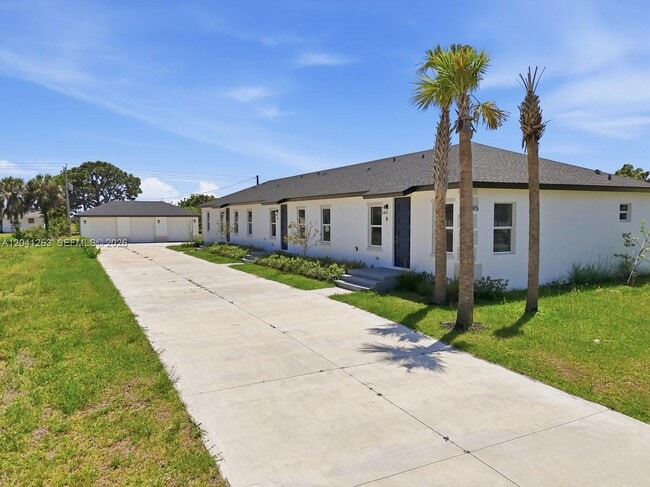 Building Photo - 195 Rotonda Blvd W