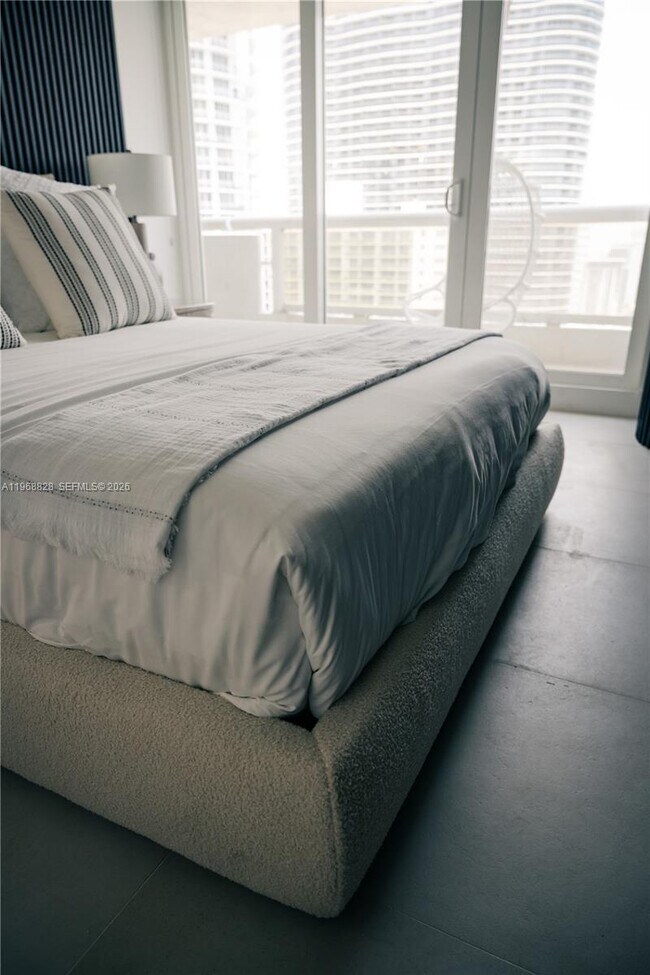 Building Photo - 1717 N Bayshore Dr