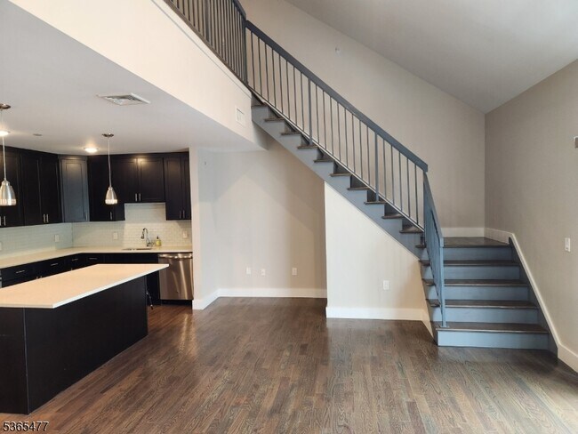 Building Photo - 59 Willet St