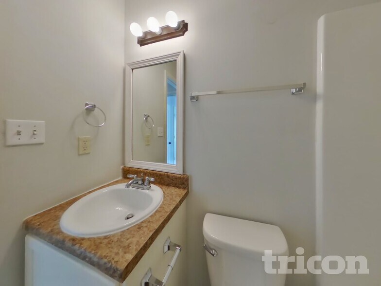 Building Photo - 269 Klinetop Dr