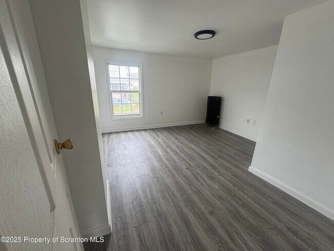 Building Photo - 360 N Hyde Park Ave