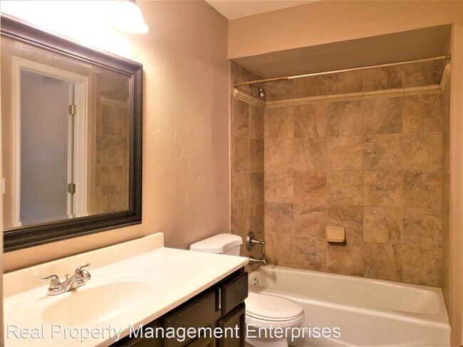 Building Photo - 2 br, 2 bath House - 6801 Woodlake Dr