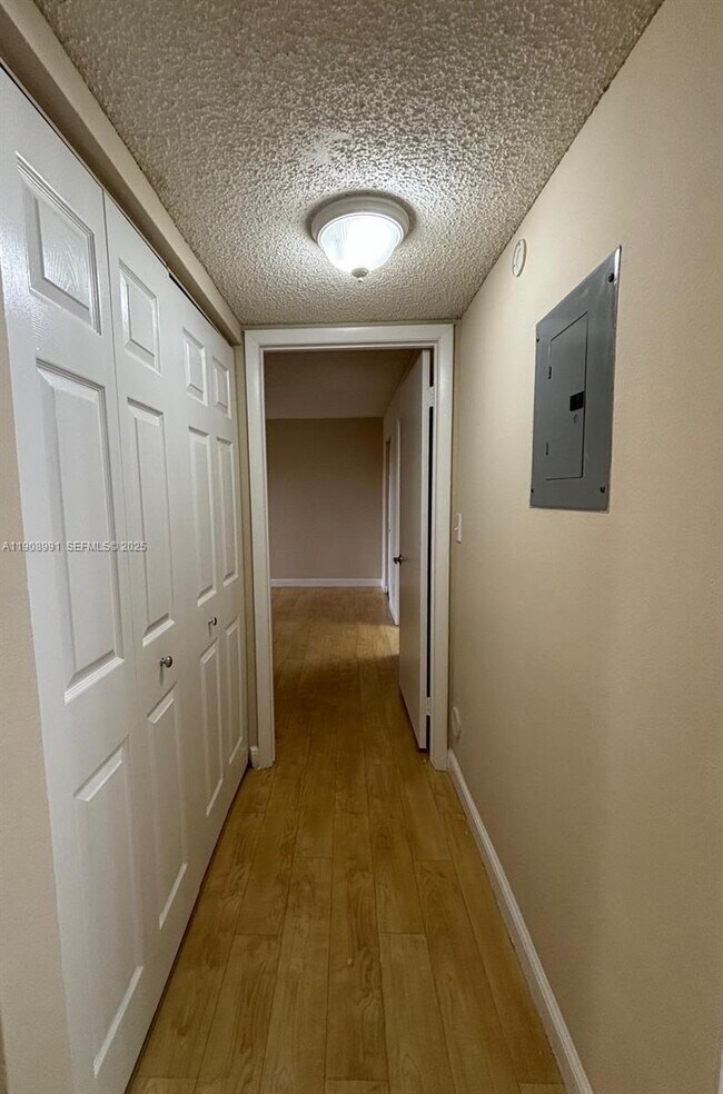 Building Photo - 7610 Westwood Dr