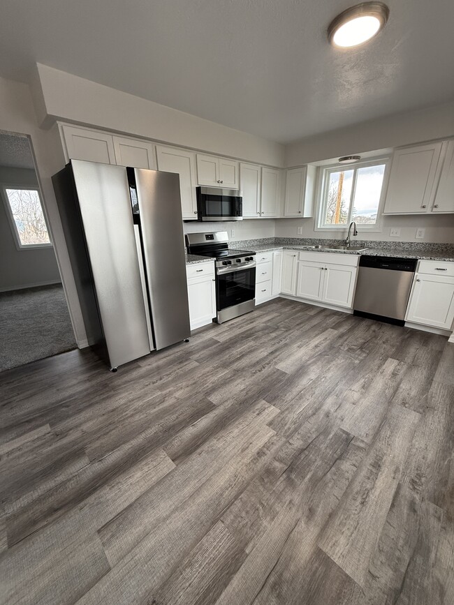 Building Photo - 6233 43rd St SW