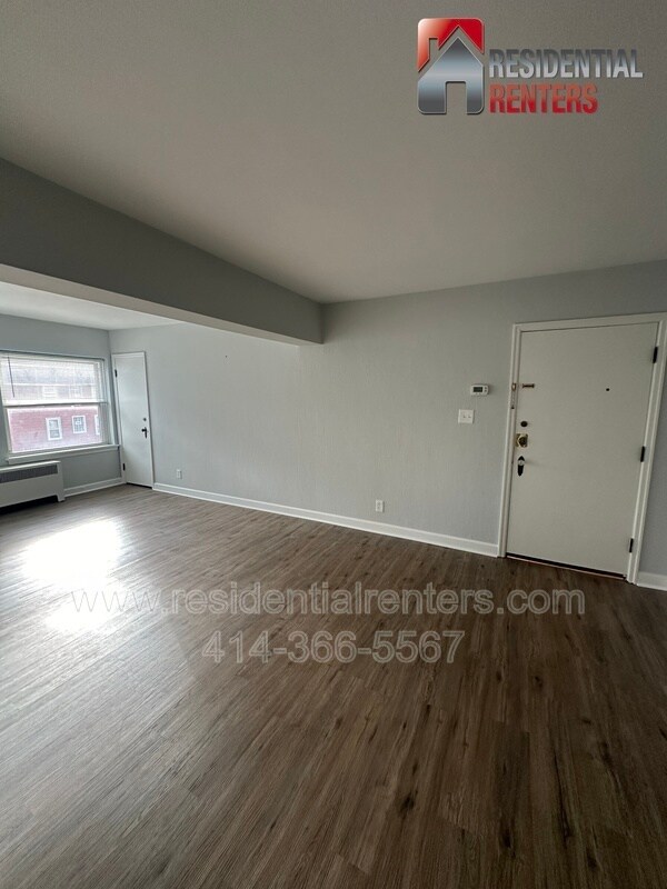 Building Photo - 8020 W Becher St