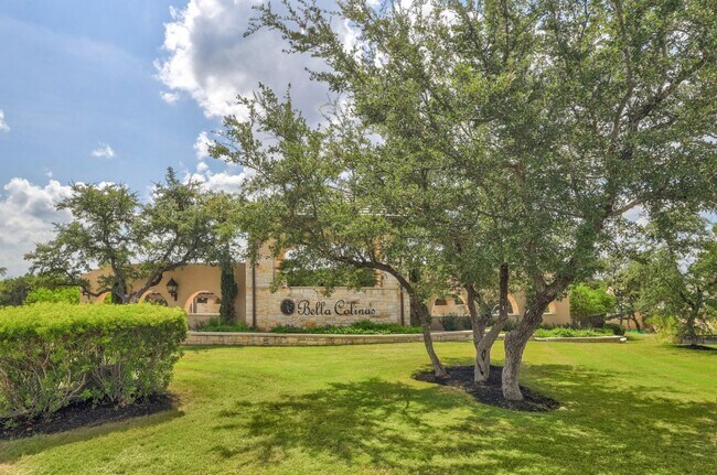 Building Photo - 5813 Viejo Dr