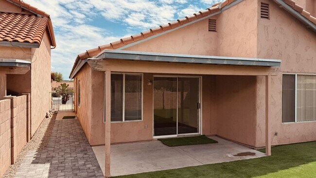 Building Photo - 7745 E Entrada De Ventana