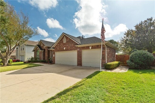 Building Photo - 2405 Speidel Dr