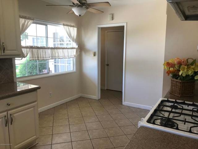 Building Photo - 840 E Florence Ave