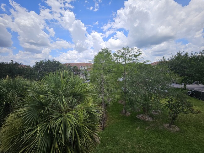 Building Photo - 14036 Fairway Island Dr