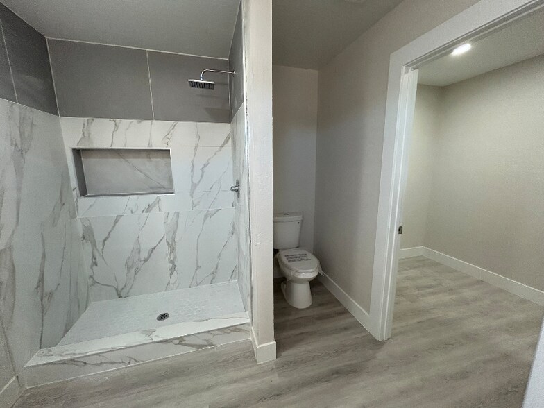 Building Photo - 1541 Laguna St