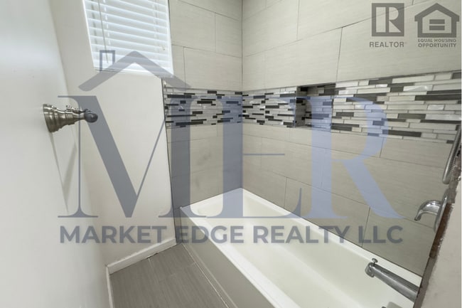 Building Photo - 4Bed/2Bath House at Alma School Rd/Ray Rd! Ready for Immediate Move-In! -- FENCED-IN YARD! NO HOA!